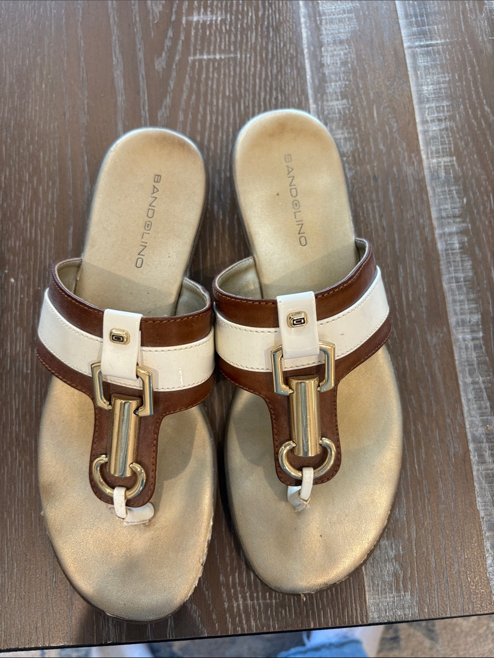 Flat sandal
